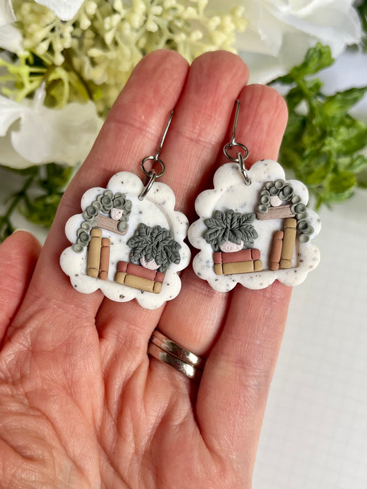 Scalloped Bookshelf Earrings