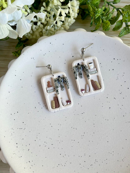 Cosy Bookshelf Earrings
