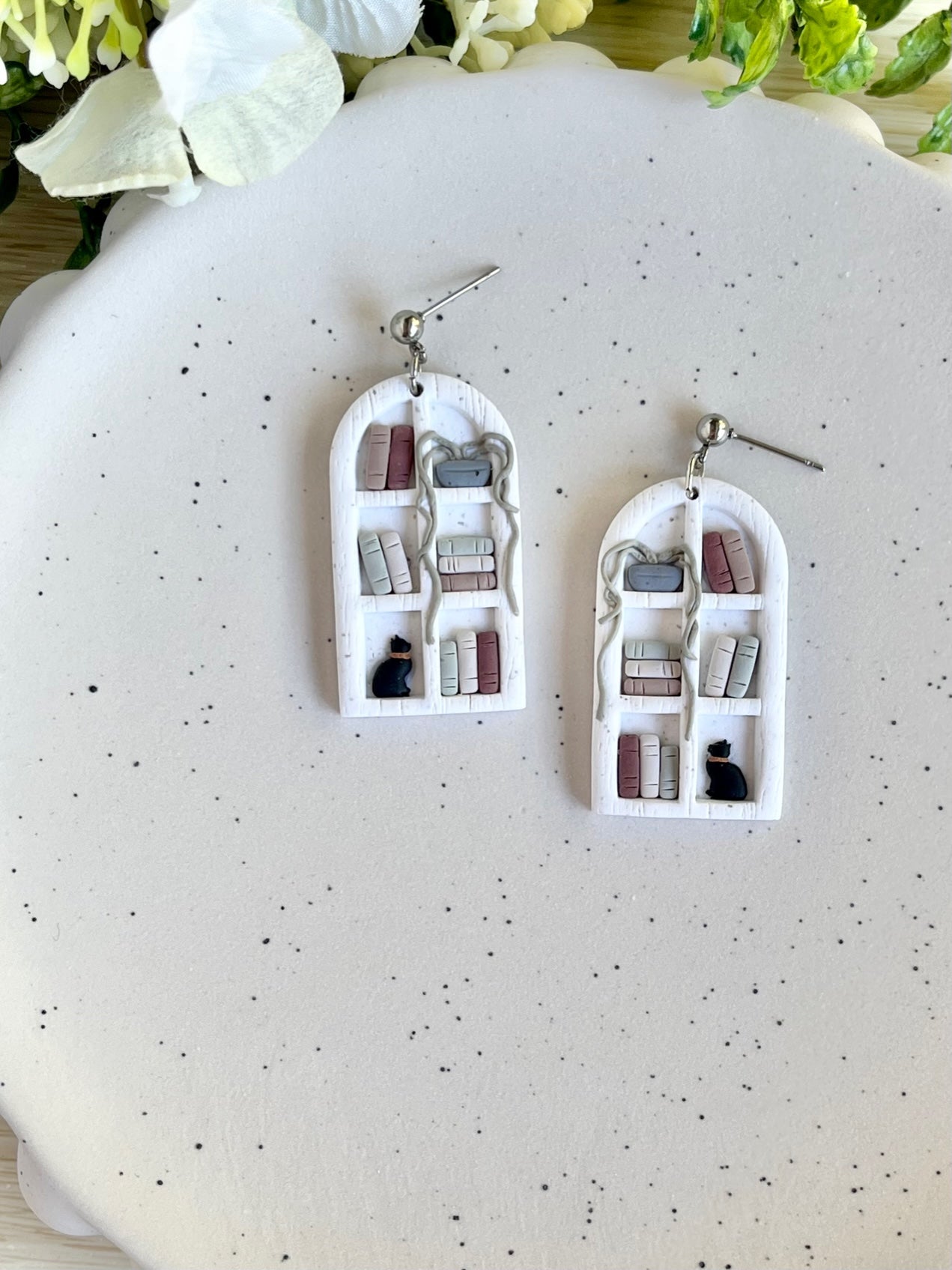 Bookshelf Earrings: Plant, Books and Black Cat