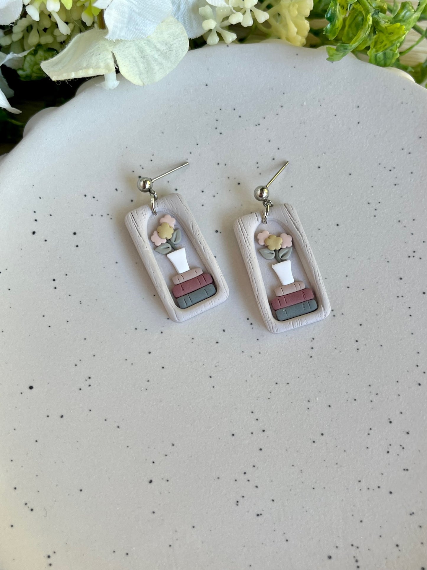 Bookshelf with Flower Pot Earrings
